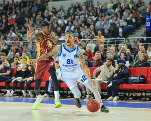 Η Τουρκ Τέλεκομ θέλει να κρατήσει τον Χάνλαν, «καραδοκεί» η Βενέτσια