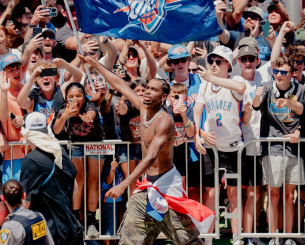 «Πανζουρλισμός» στην Οκλαχόμα Σίτι - Στο πόδι η πόλη για τους πρωταθλητές του NBA