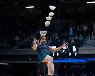 Η τρομακτική πτώση της Red Panda: Τραυματίστηκε στο show της σε αγώνα του WNBA (video)