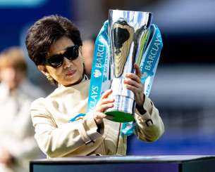 Φεμινίστρια, δισεκατομμυριούχος, φιλάνθρωπος - Ποια είναι η νέα πρόεδρος της Λιόν;