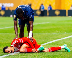 Σοκαριστικός τραυματισμός του Μουσιάλα στο Παρί Σεν Ζερμέν - Μπάγερν Μονάχου (video)