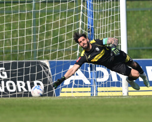 Ο Αρης συμφώνησε και με τον Κροάτη τερματοφύλακα Μάικιτς που έρχεται αύριο στη Θεσσαλονίκη