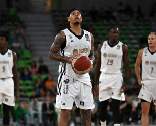 Ο Μέισον παραμένει στην Dubai BC