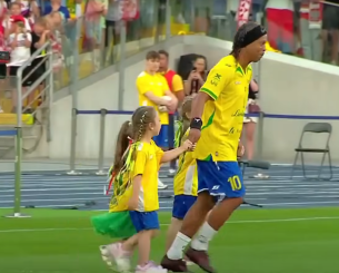 Χαμός με το «Ronaldinho Show» - Πλήρωσαν μέχρι και 12.000 ευρώ για να παίξουν με τον Βραζιλιάνο «μάγο» και απογοητεύτηκαν