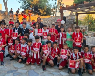 Στη τελετή λήξης της σχολής Ολυμπιακού Αγίου Δημητρίου οι Αμανατίδης και Λεονάρντο