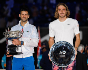 «Πότε ανοίγουμε ταβέρνα;» - Ο Τσιτσιπάς «τρολάρει» τον Τζόκοβιτς για τη μετακόμισή του στην Αθήνα