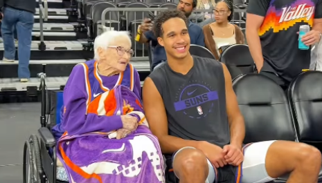 Συγκίνηση: Στα 102 έτη της, είδε για πρώτη φορά την αγαπημένη της ομάδα