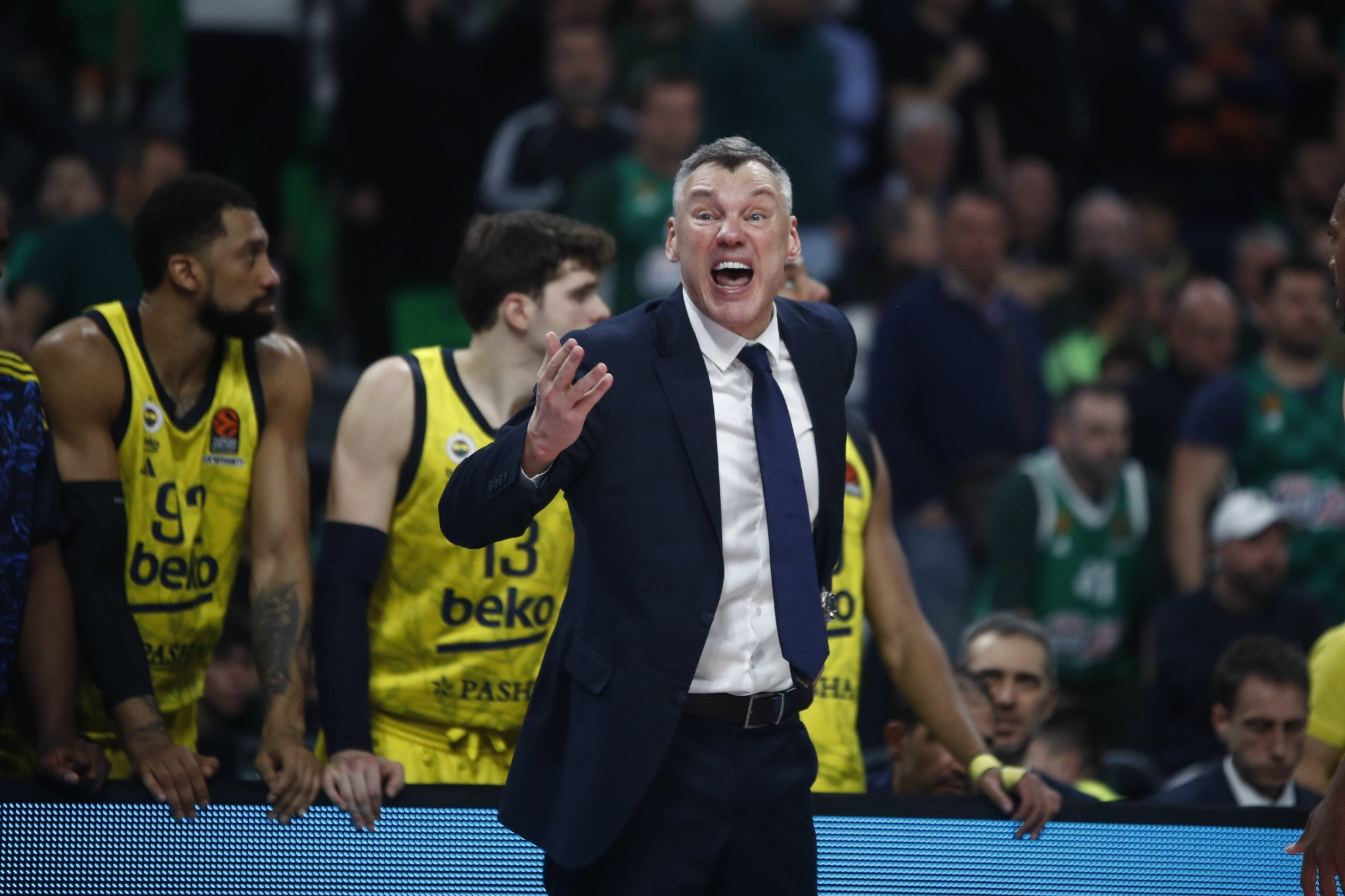 Με σπασμένα φρένα συνεχίζει η Φενέρ, έριξε 100αρα στη Μερσίν