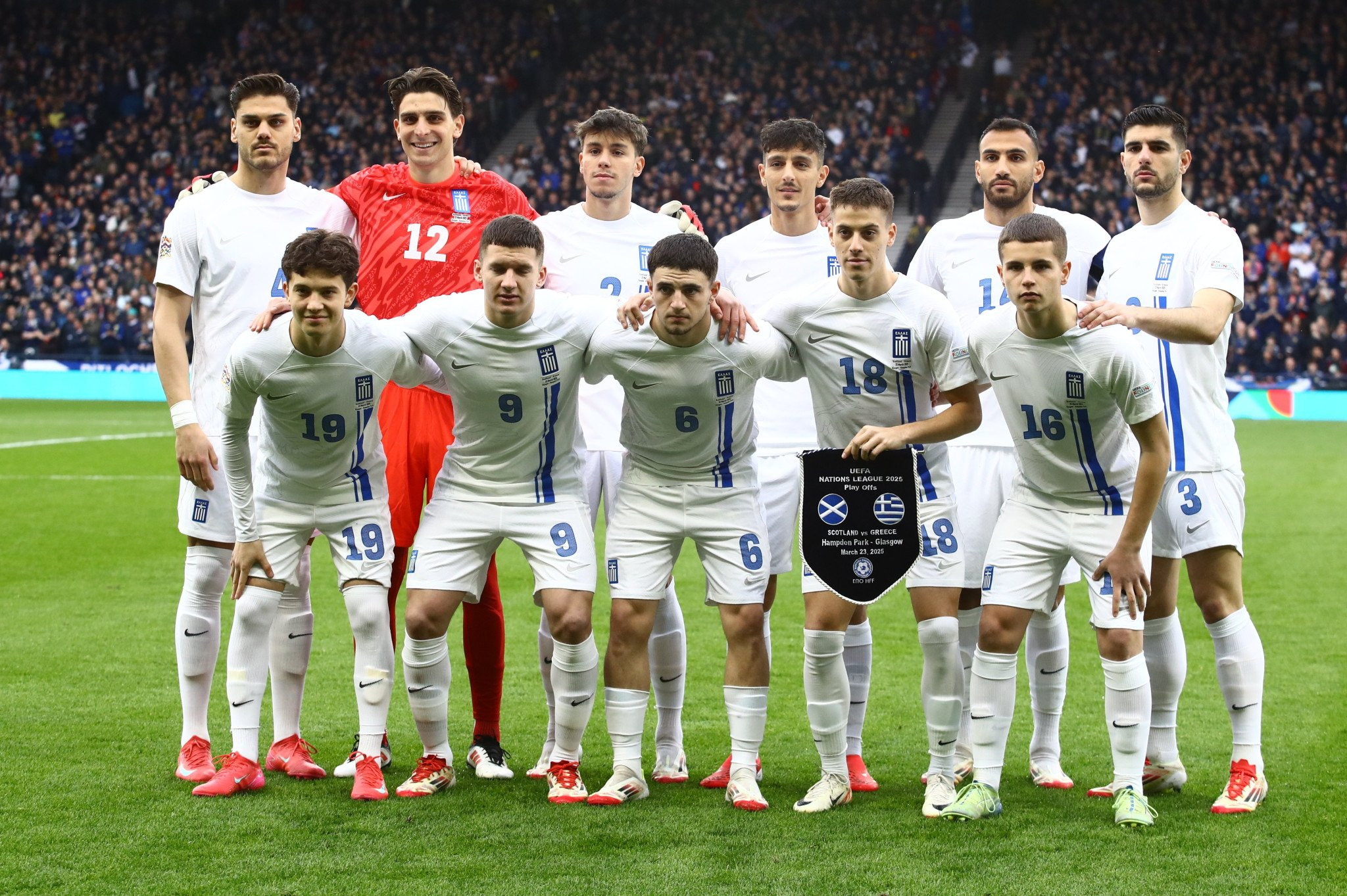 «Τρέλα» για την Εθνική - Περισσότεροι από 2 εκατ. είδαν τους «μπέμπηδες» του Ιβάν