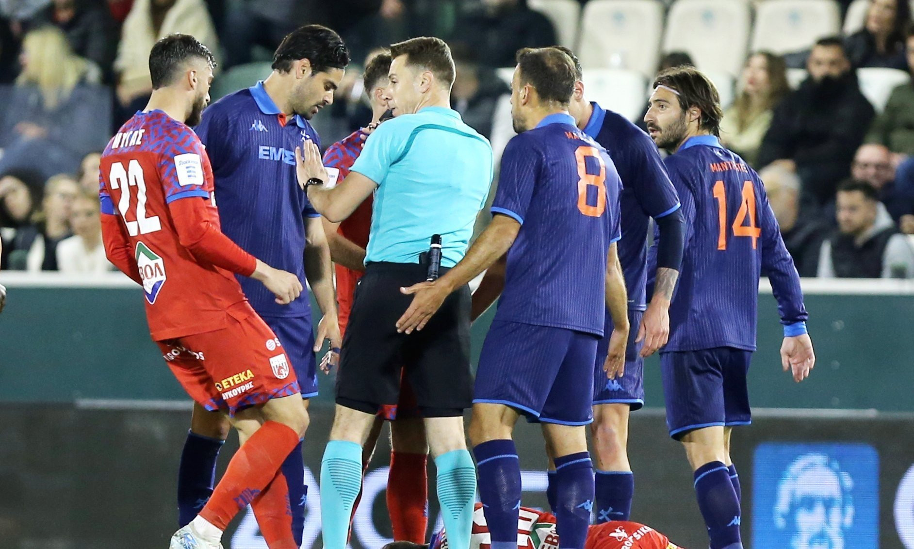 Athens Kallithea: «Kατάφωρη ανικανότητα ή απροκάλυπτη διαφθορά η διαιτησία του Βεργέτη»