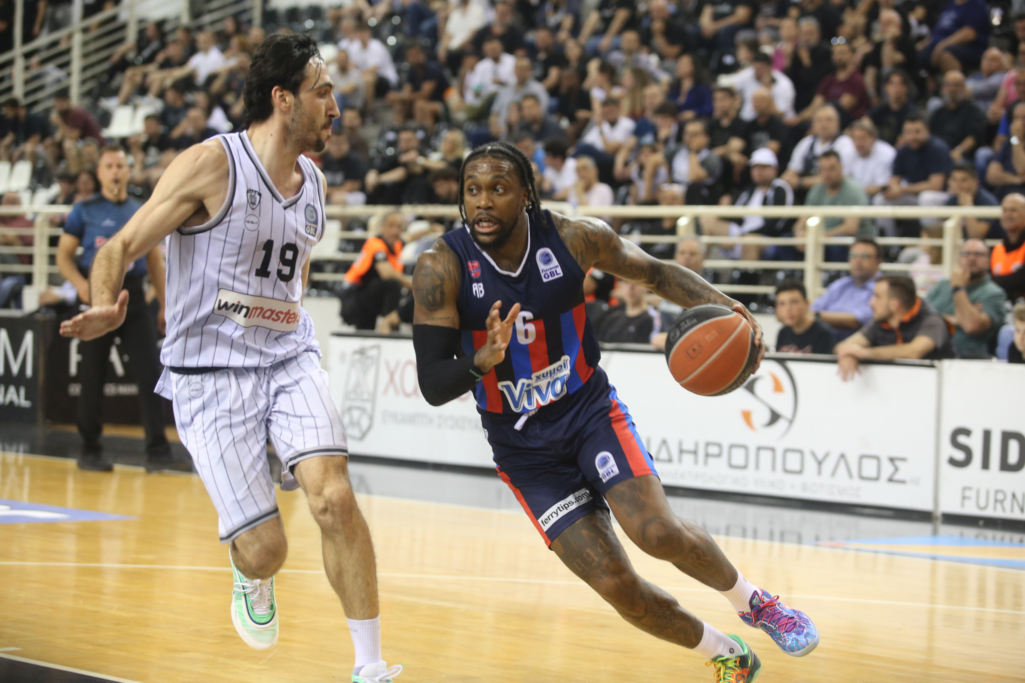 Στη Μύκονο ο Κέντρικ Ρέι