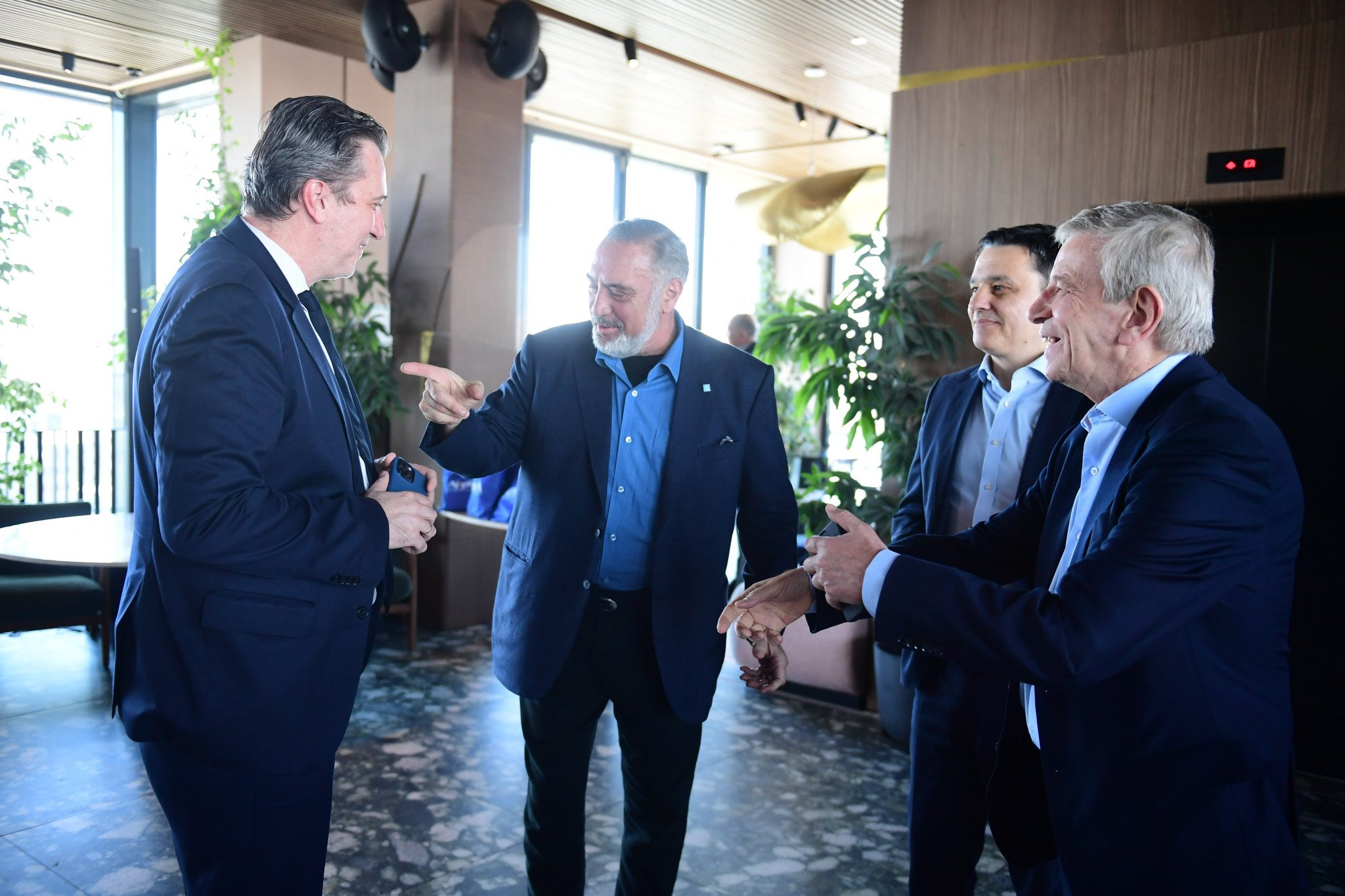 Τσάκος: «Μας συμφέρει να μην έχει air condition το ΣΕΦ, νερά πουλάμε»