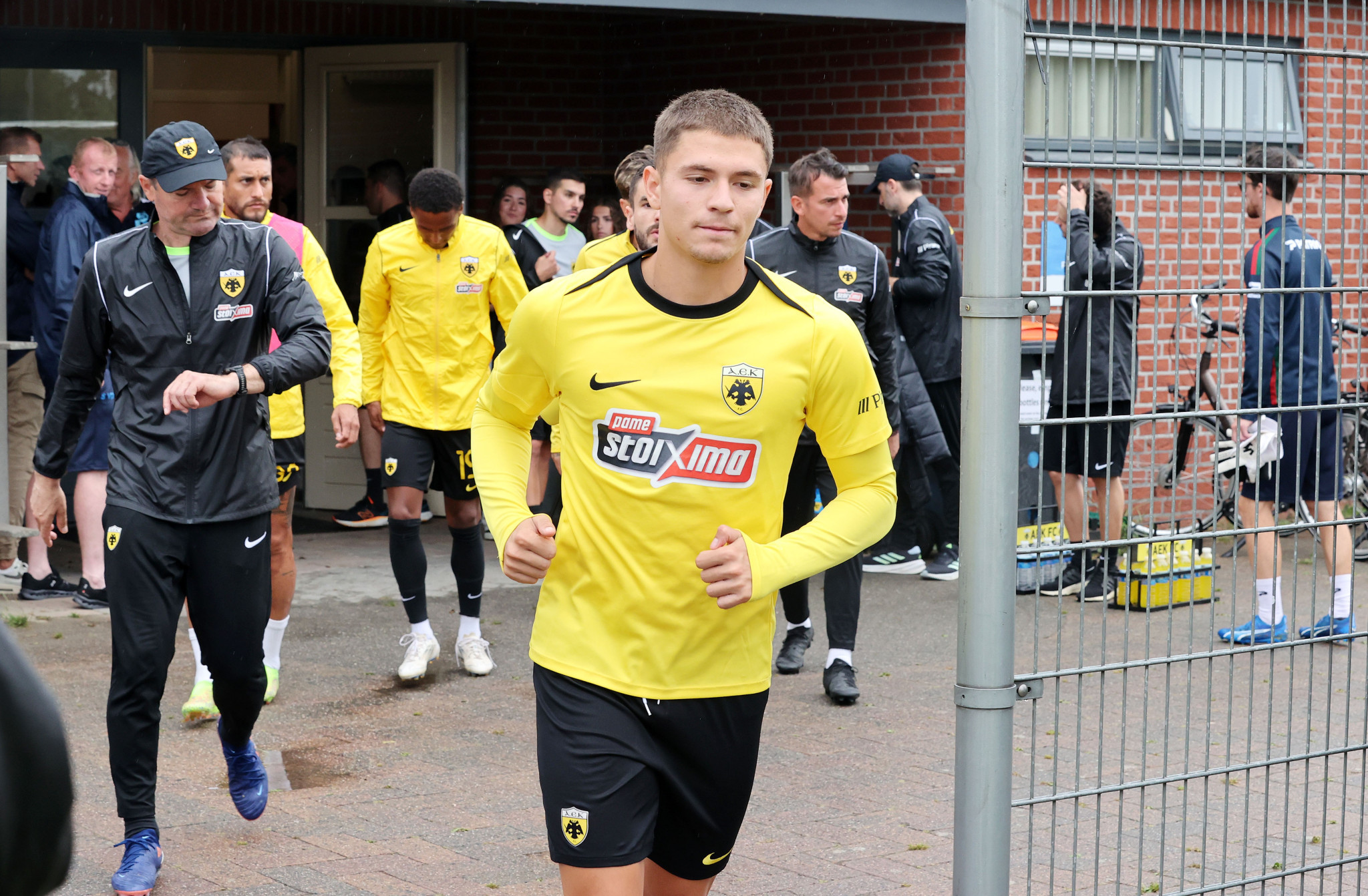 Καλοσκάμης: «Έχει ποιότητα η ΑΕΚ και ξεκάθαρο πλάνο ο Νίκολιτς» Καλοσκάμης: «Έχει ποιότητα η ΑΕΚ και ξεκάθαρο πλάνο ο Νίκολιτς»