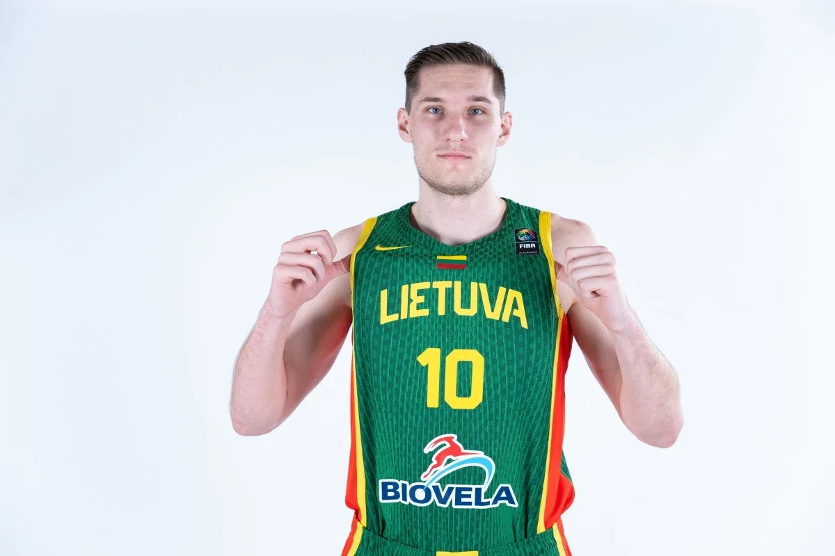 Η Ζάλγκιρις συμφώνησε με τον ταλαντούχο Αζούολας Τουμπέλις