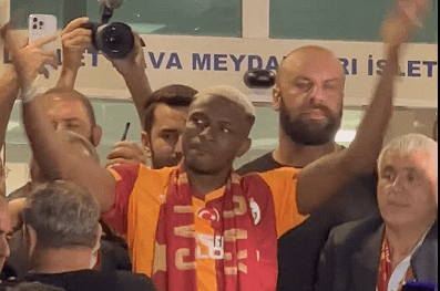 «Έπεσε» το αεροδρόμιο της Κωνσταντινούπολης στην άφιξη του Οσίμεν
