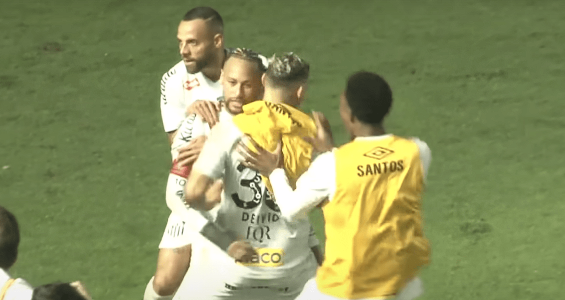 Ξεσπά και πληρώνει στο 8.00 η Σάντος