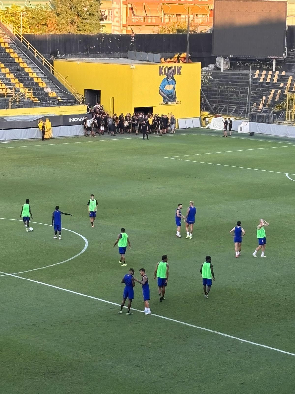 «Ντόπες» πρόκρισης από τους οργανωμένους οπαδούς του Άρη στην προπόνηση