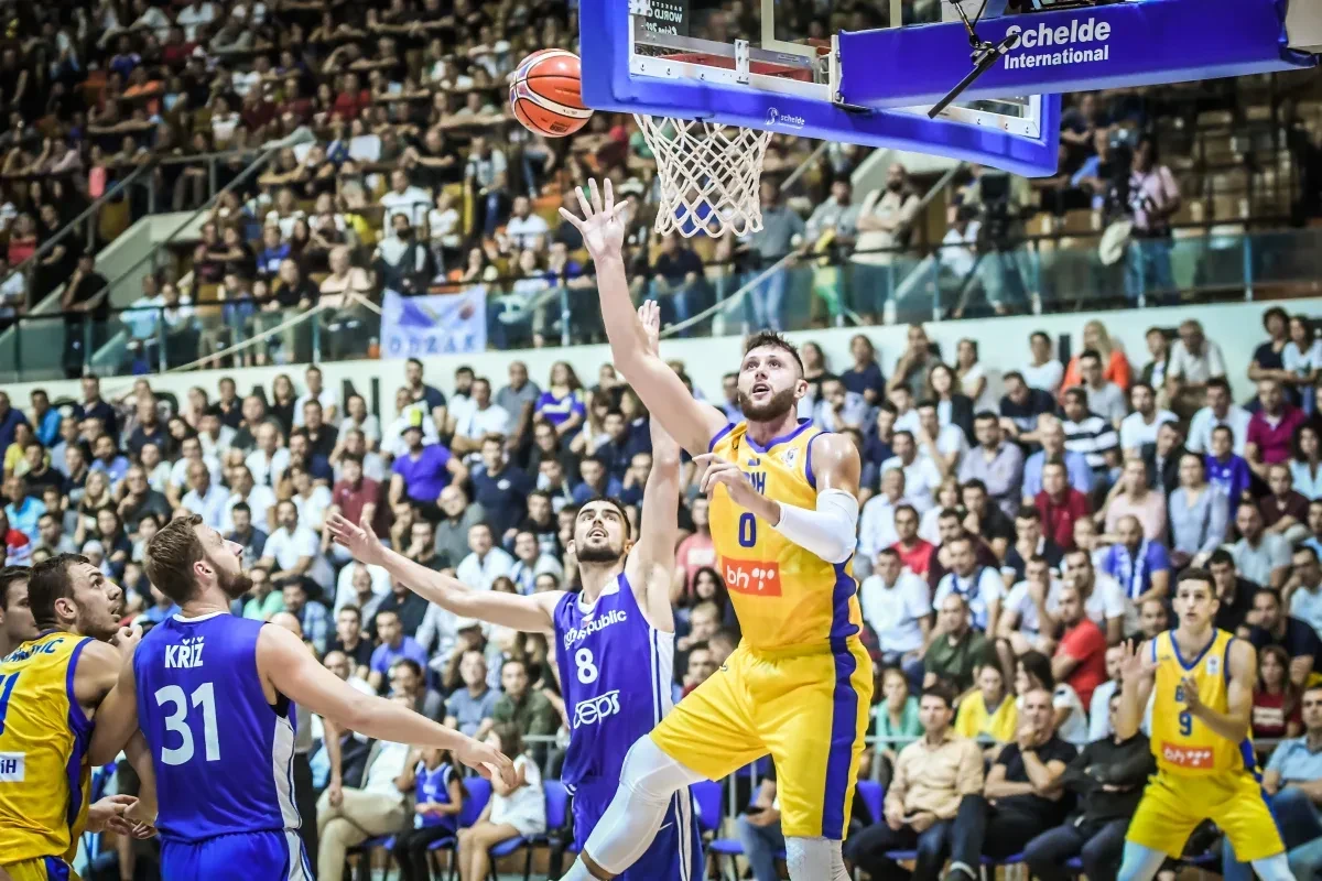 «Έκραξε» τον Νούρκιτς ο προπονητής του στη Βοσνία: «Με το ζόρι μπορεί να τρέξει»