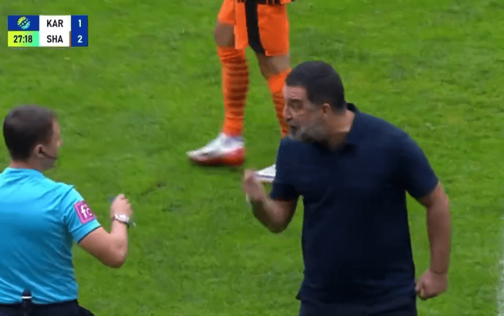 Έξαλλος ο Αρντά Τουράν - Επιτέθηκε φραστικά στον διαιτητή στο παιχνίδι της Σαχτάρ με την Καρπάτι (video)