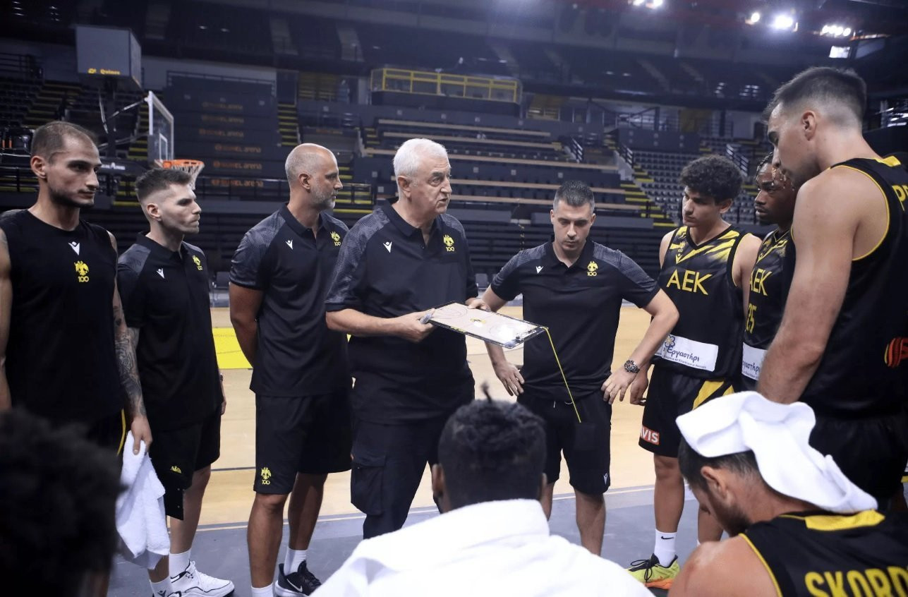 Με Λεκαβίτσιους στην Ιταλία η ΑΕΚ