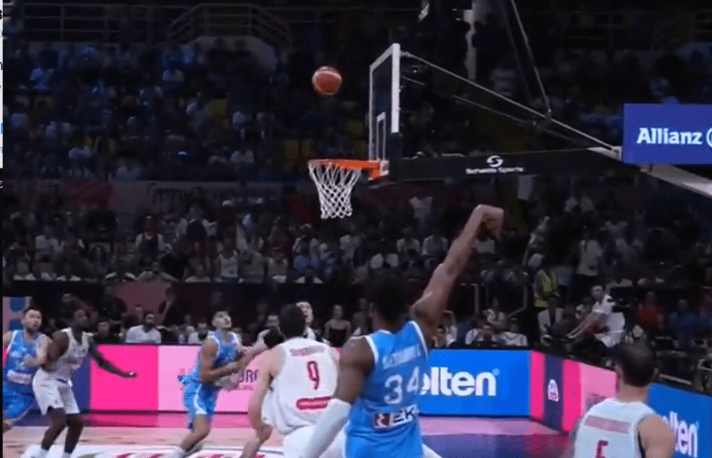 Ο Γιάννης ευστόχησε σε τρίποντο και η FIBA σχολίασε: «Απλά δώστε στην Ελλάδα το τρόπαιο» (video)