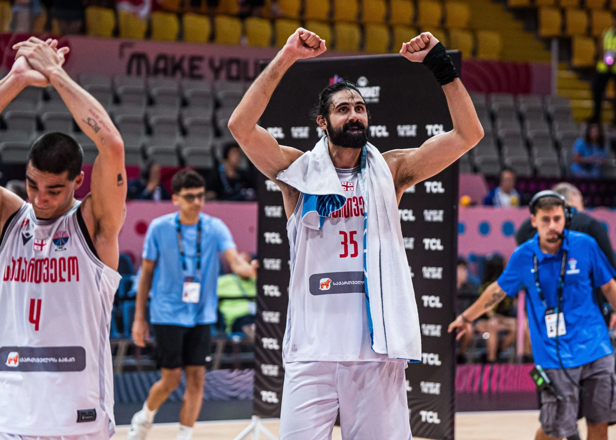 Ο Μπιτάτζε απαντάει στο Athletiko πόσο κίνητρο του έδωσε η viral φωτογραφία με τον Ζάιον Ουίλιαμσον