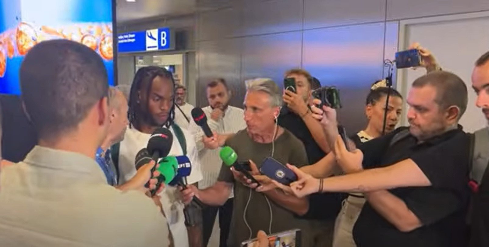 Η πρώτη φωτογραφία του Ρενάτο Σάντσες στην Ελλάδα (pics)