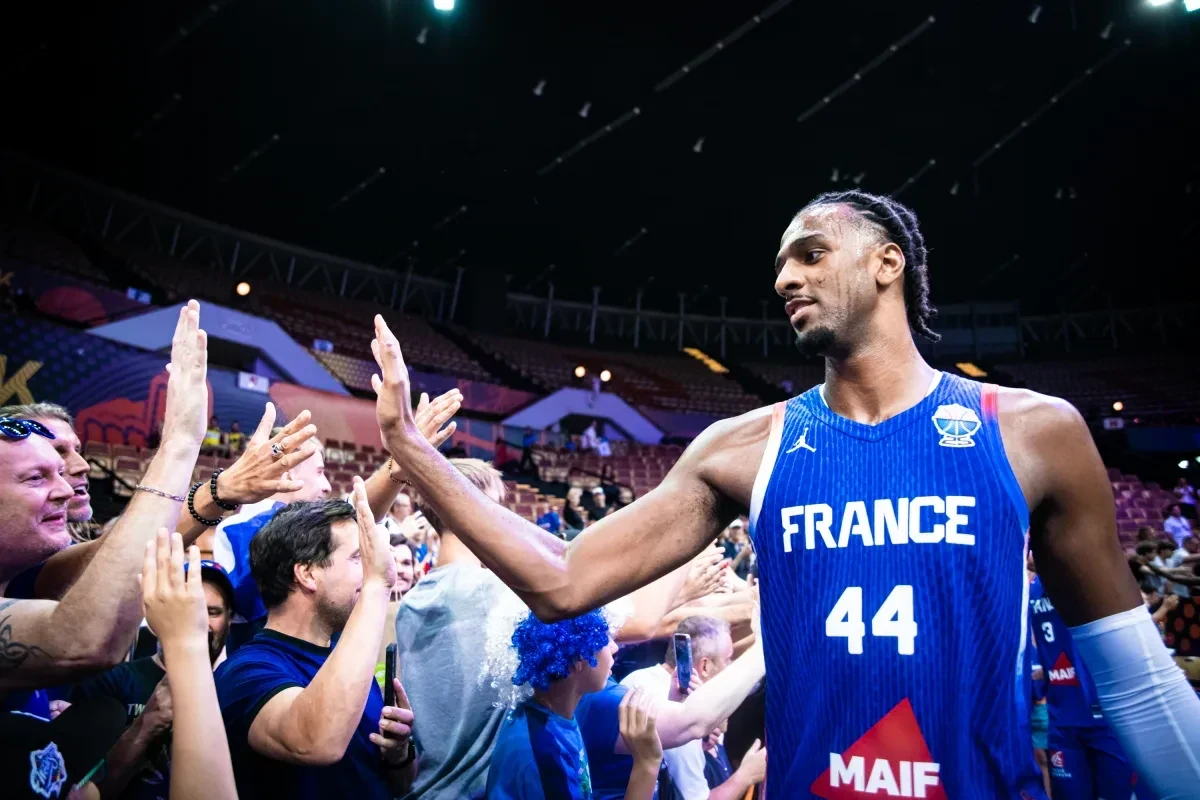 Συναγερμός στη Γαλλία: Χάνει το υπόλοιπο Eurobasket ο Σαρ σύμφωνα με την «Equipe» Συναγερμός στη Γαλλία: Χάνει το υπόλοιπο Eurobasket ο Σαρ σύμφωνα με την «Equipe»