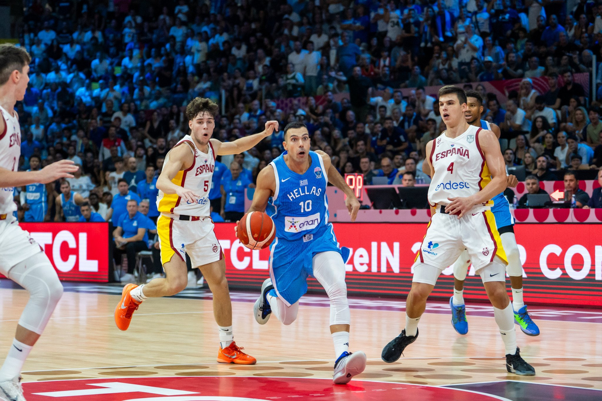 Τα στιγμιότυπα από τη μεγάλη νίκη της Ελλάδας εναντίον της Ισπανίας (video)