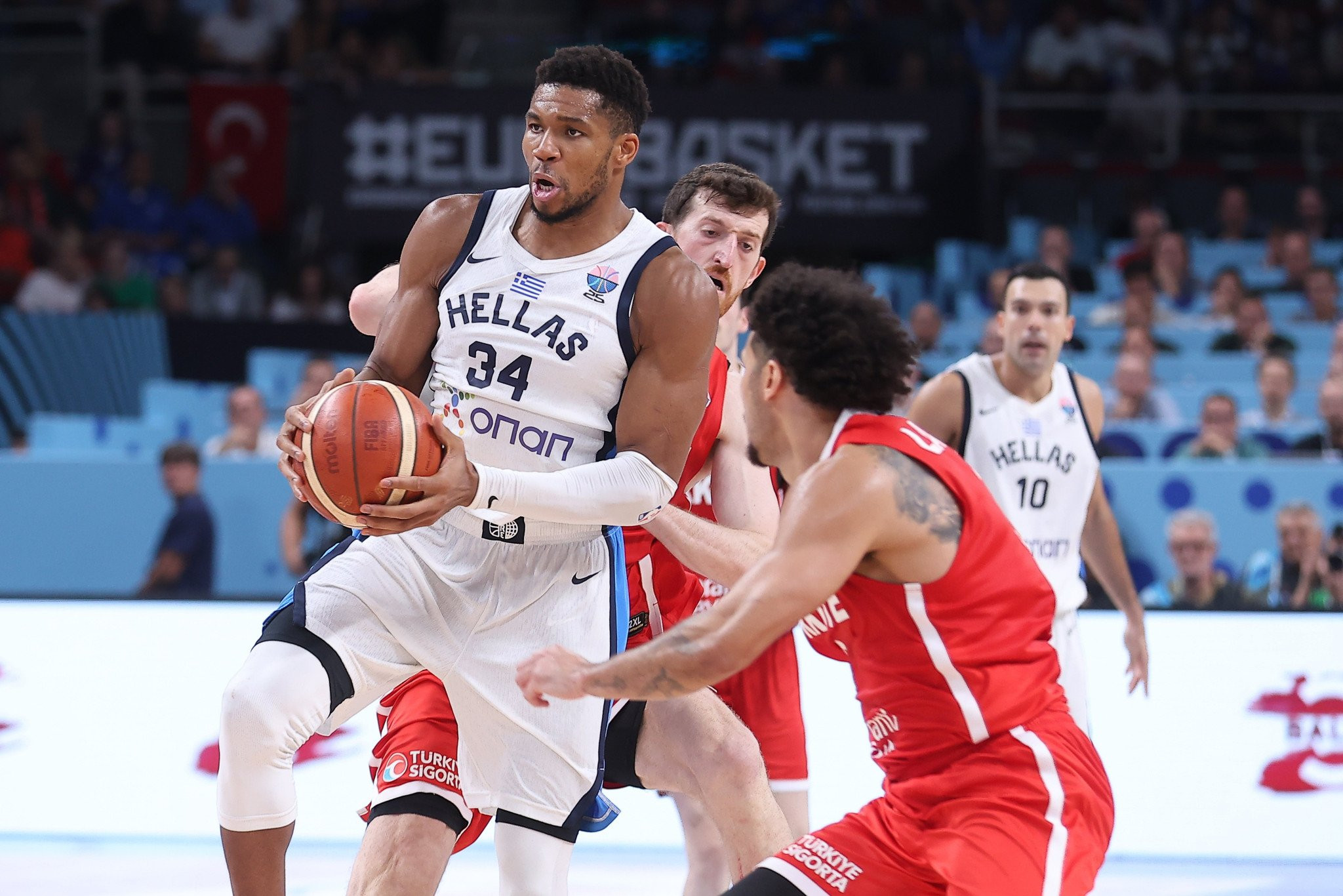 Το Ελλάδα - Τουρκία «έσπασε» όλα τα ρεκόρ της τηλεθέασης Το Ελλάδα - Τουρκία «έσπασε» όλα τα ρεκόρ της τηλεθέασης