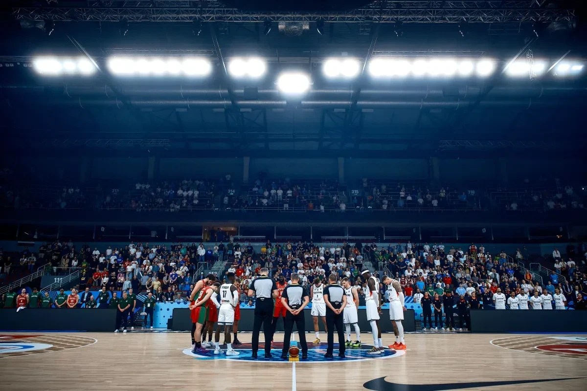 Ενός λεπτού σιγή πριν την έναρξη του Γερμανία – Πορτογαλία - Ο λόγος