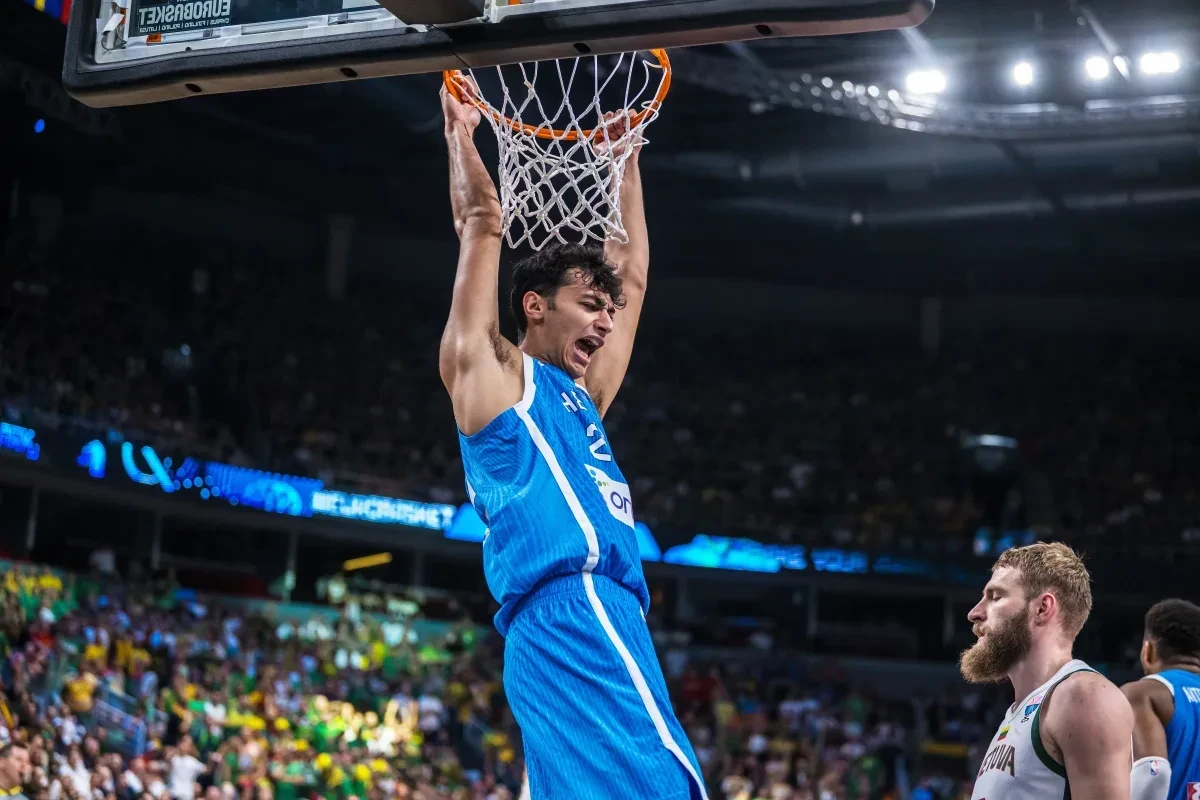 Σαμοντούροφ: «Δεν έχει τελειώσει τίποτα - Δεν κοιμόμαστε μετά τα ματς»