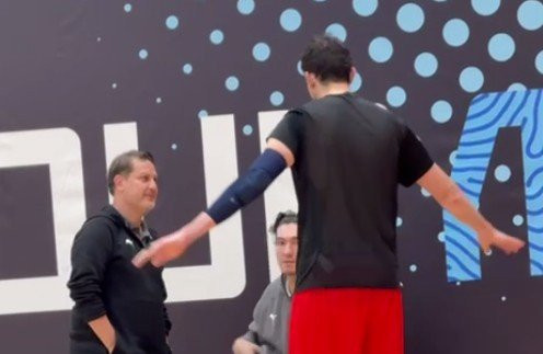 Βίντεο του Athletiko από την προπόνηση της Τουρκίας: Εκτός ο Οσμάν, τον... καλύπτουν οι συμπαίκτες του Βίντεο του Athletiko από την προπόνηση της Τουρκίας: Εκτός ο Οσμάν, τον... καλύπτουν οι συμπαίκτες του