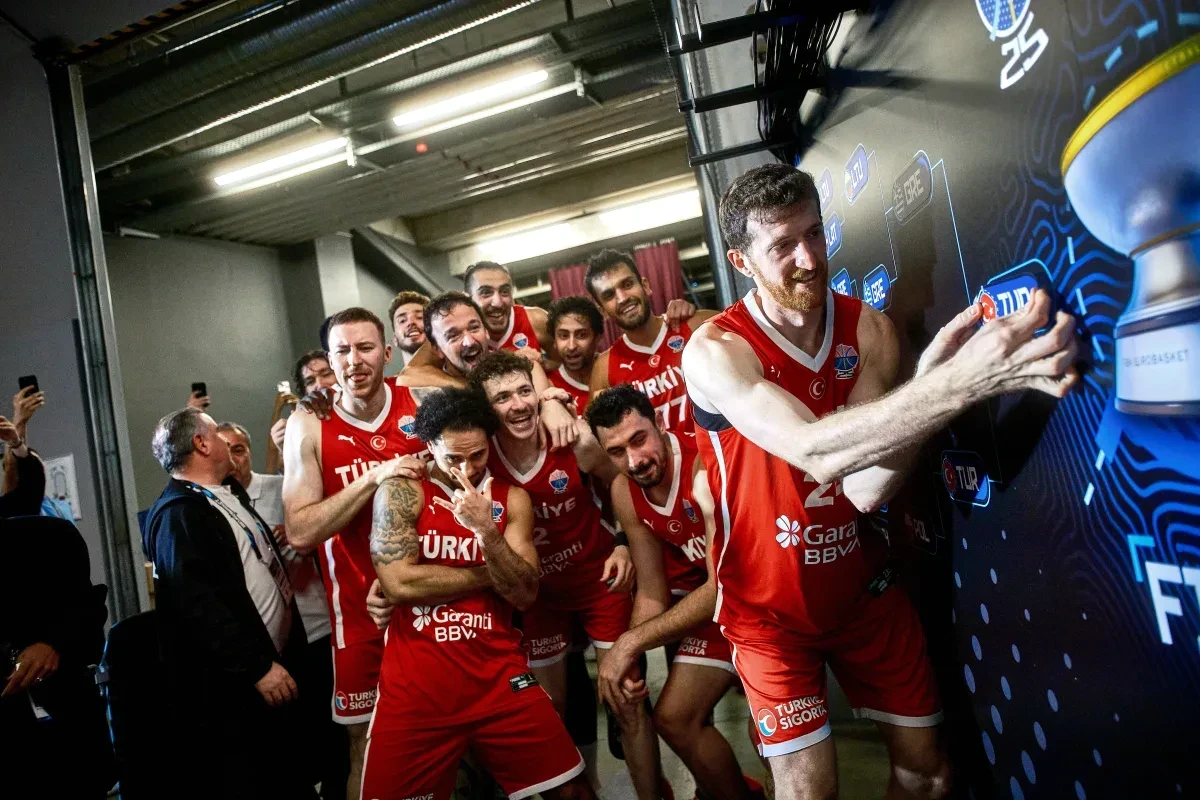 «Οι Έλληνες έφαγαν μία οθωμανική... σφαλιάρα» - Η αντίδραση στα ΜΜΕ της Τουρκίας για τη νίκη επί της Ελλάδας (video) «Οι Έλληνες έφαγαν μία οθωμανική... σφαλιάρα» - Η αντίδραση στα ΜΜΕ της Τουρκίας για τη νίκη επί της Ελλάδας (video)