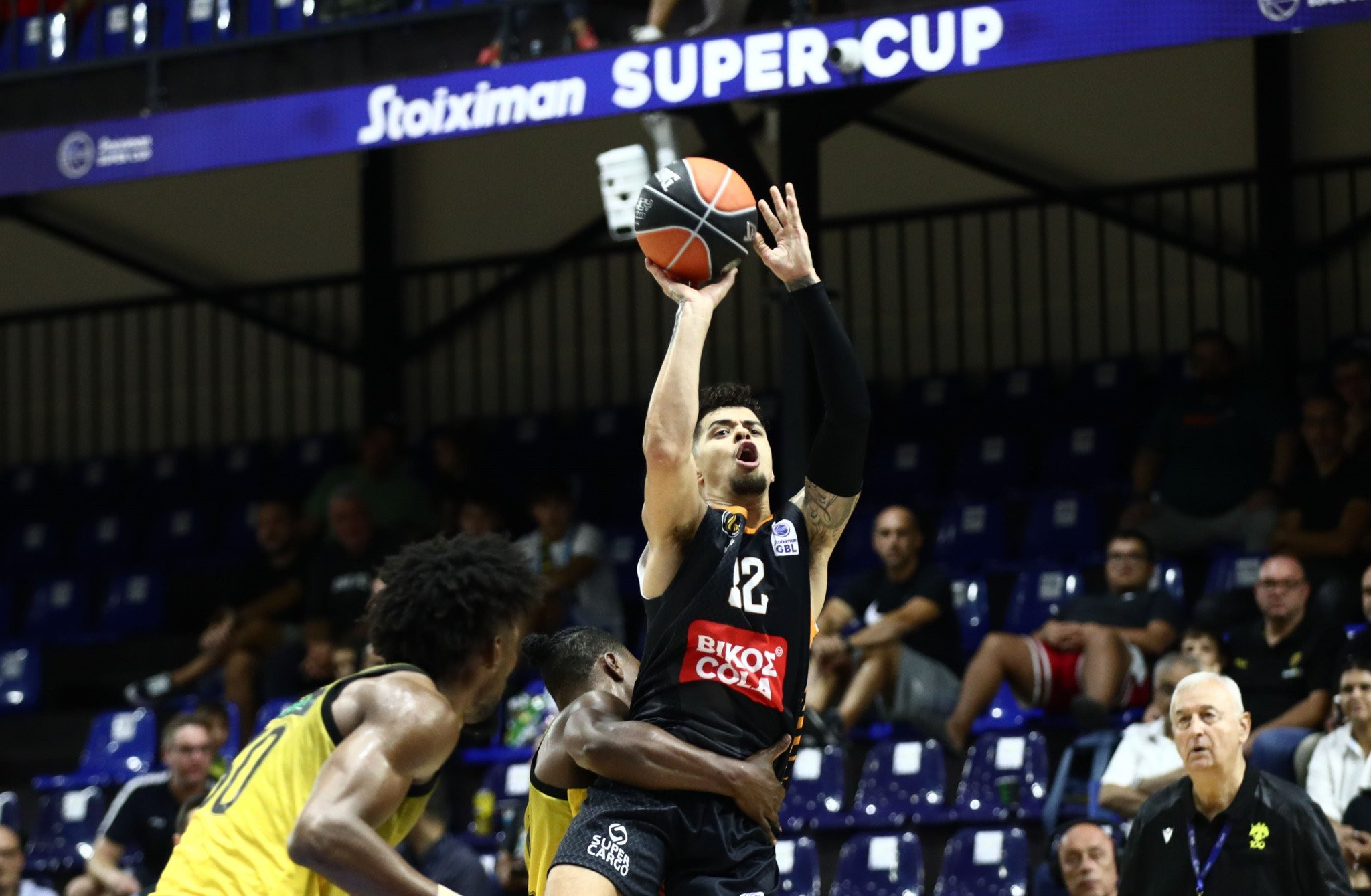 Τρομερό πρώτο ημίχρονο από τον Ρομπ Γκρέι  κόντρα στην ΑΕΚ για τον ημιτελικό του Super Cup (video)