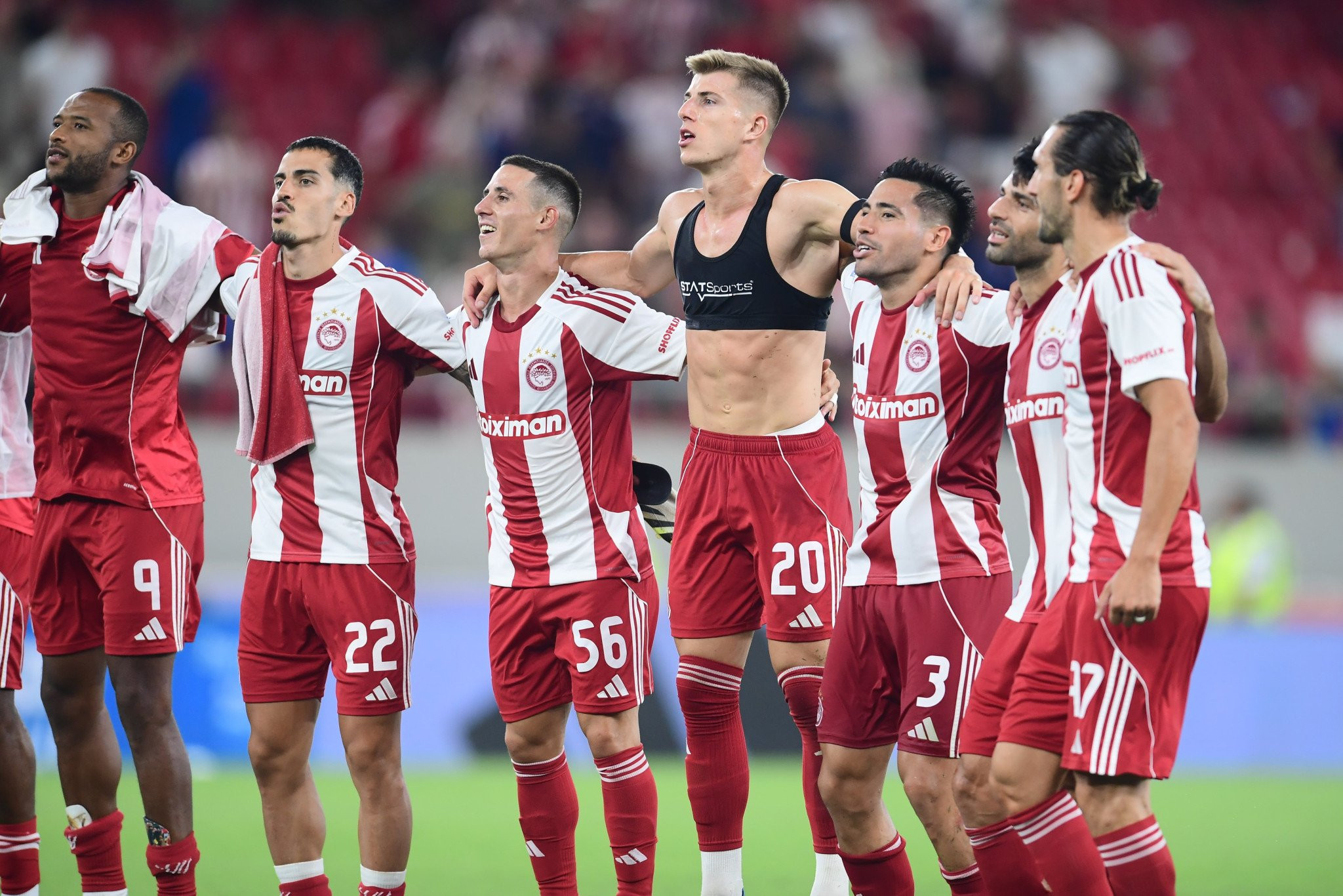 Με ένα ειδικό «έκπληξη» και ένα σημείο λογικής στο ντεμπούτο του Ολυμπιακού στο Champions League