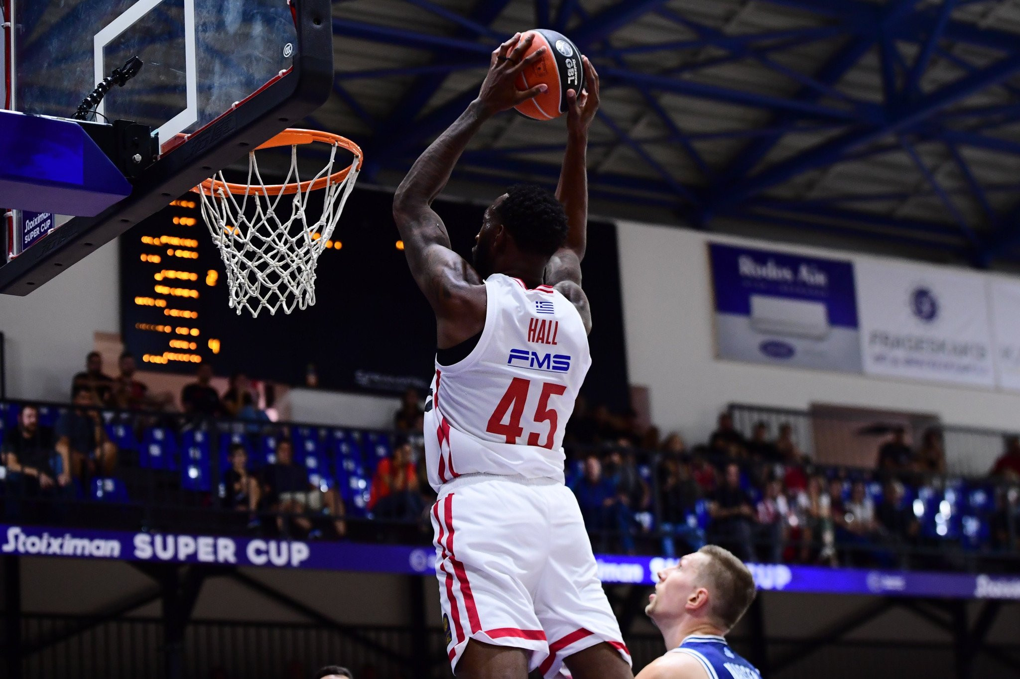 Τα εντυπωσιακά καρφώματα του Ντόντα Χολ κόντρα στην Καρδίτσα (video)