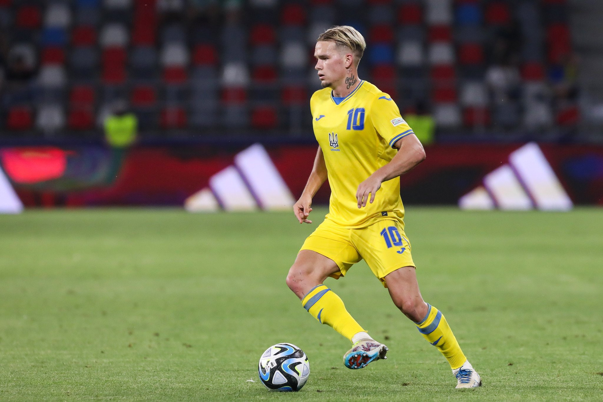 Ο ποδοσφαιριστής των 100 εκατομμυρίων ευρώ φλερτάρει διάσημη ηθοποιό με ερωτικά σχόλια στο instagram