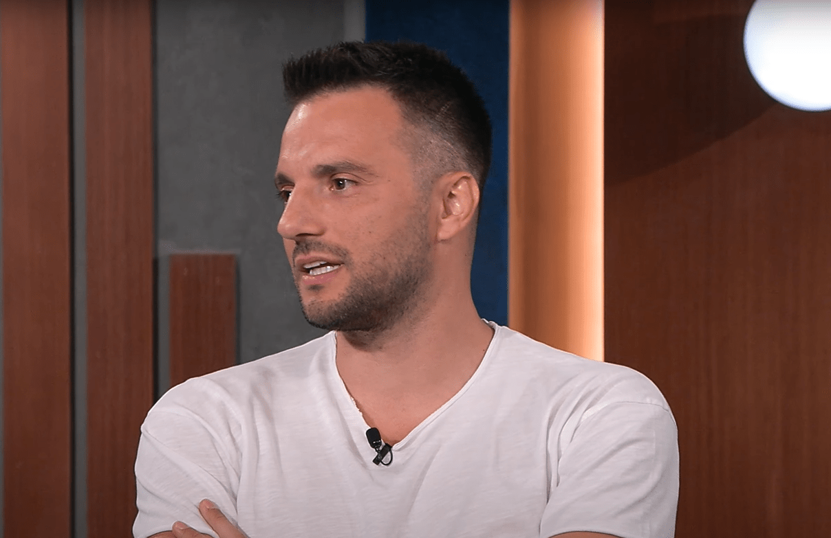 Build Up: «Είδα φως και μπήκα» - Ο Ανδρέας Σάμαρης προστίθεται μόνιμα στην παρέα και ο Μιχάλης Τσόχος τον «γλεντάει» (video)