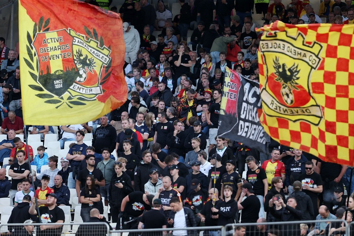 Σε... ασυνήθιστη θύρα στο ΟΑΚΑ οι περίπου 2.000 φίλοι της Γκόου Αχέντ Ιγκλς (video)