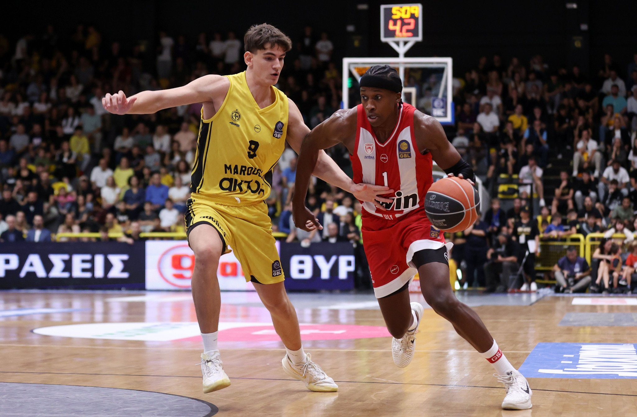 Ο Νιλικίνα έκανε τα πάντα στο ντεμπούτο του με τον Ολυμπιακό