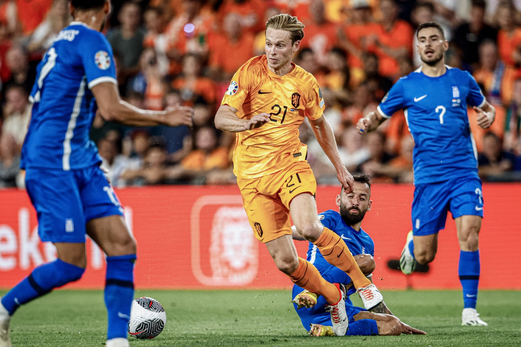 Nτε Γιόνγκ: «Διαφωνούμε με την διεξαγωγή αγώνων στις ΗΠΑ»