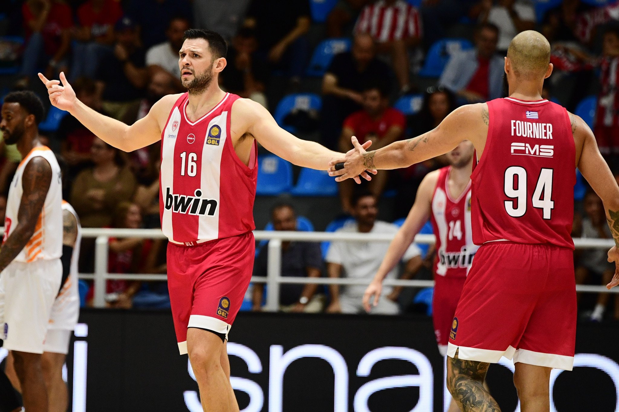 Το τρίποντο του Παπανικολάου που «κλείδωσε» τον τίτλο του Super Cup για τον Ολυμπιακό (video)