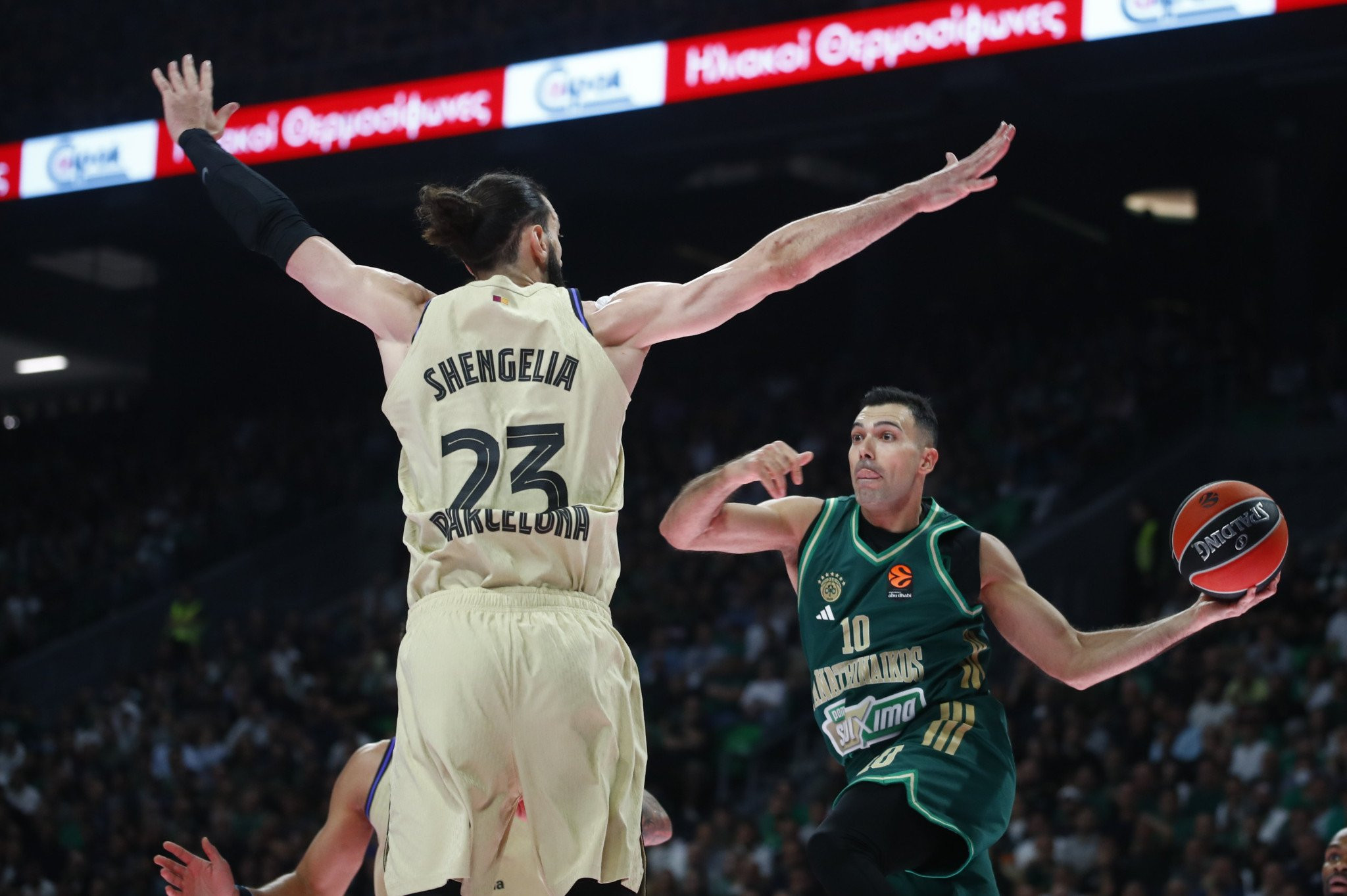 Ο Αταμάν άλλαξε σχεδόν όλη τη πεντάδα του Παναθηναϊκού μετά το κάκιστο ξεκίνημα με την Μπαρτσελόνα