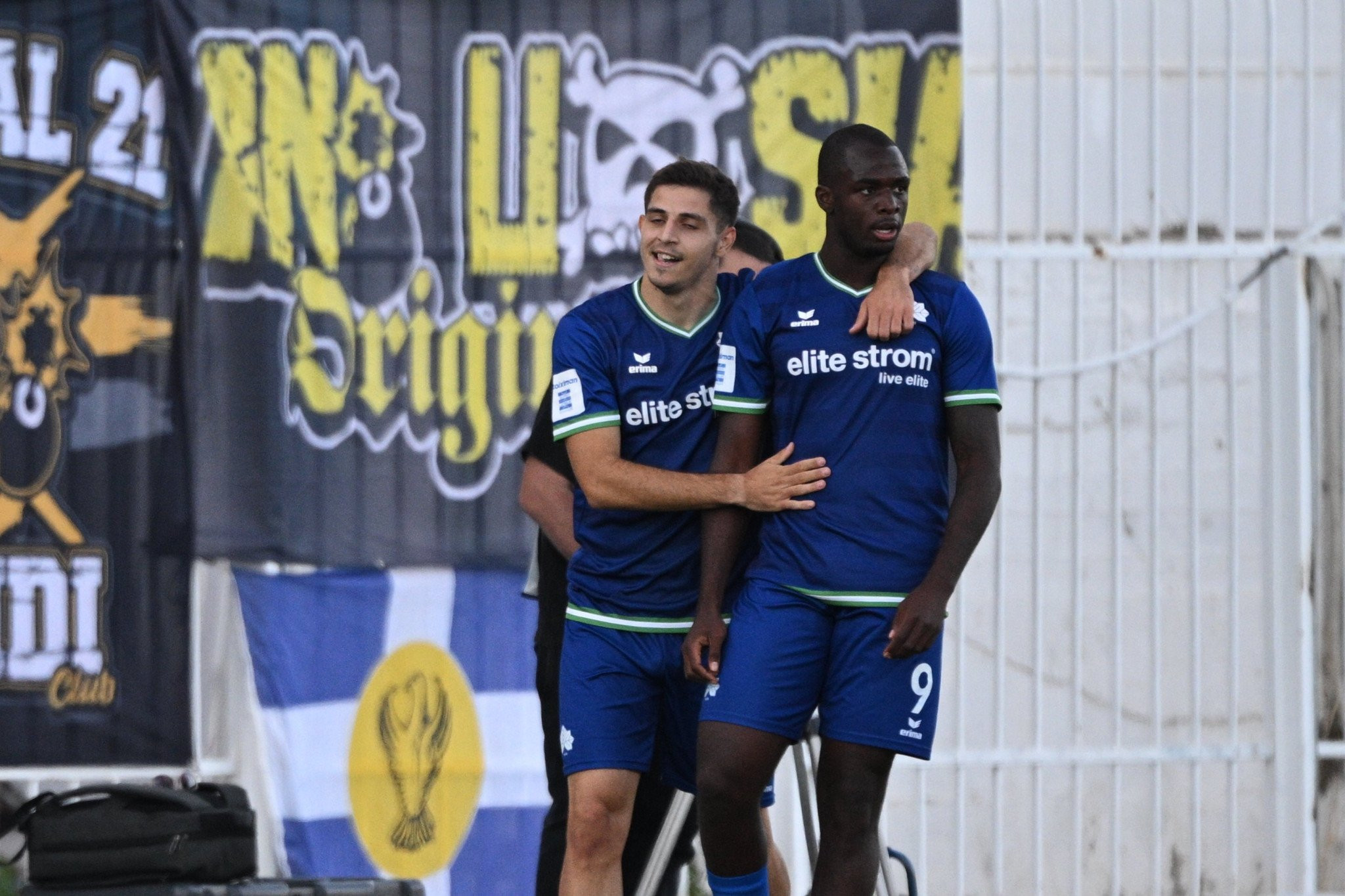Το 1-0 της Κηφισιάς με τον Τεττέη κόντρα στην ΑΕΚ (video) Το 1-0 της Κηφισιάς με τον Τεττέη κόντρα στην ΑΕΚ (video)