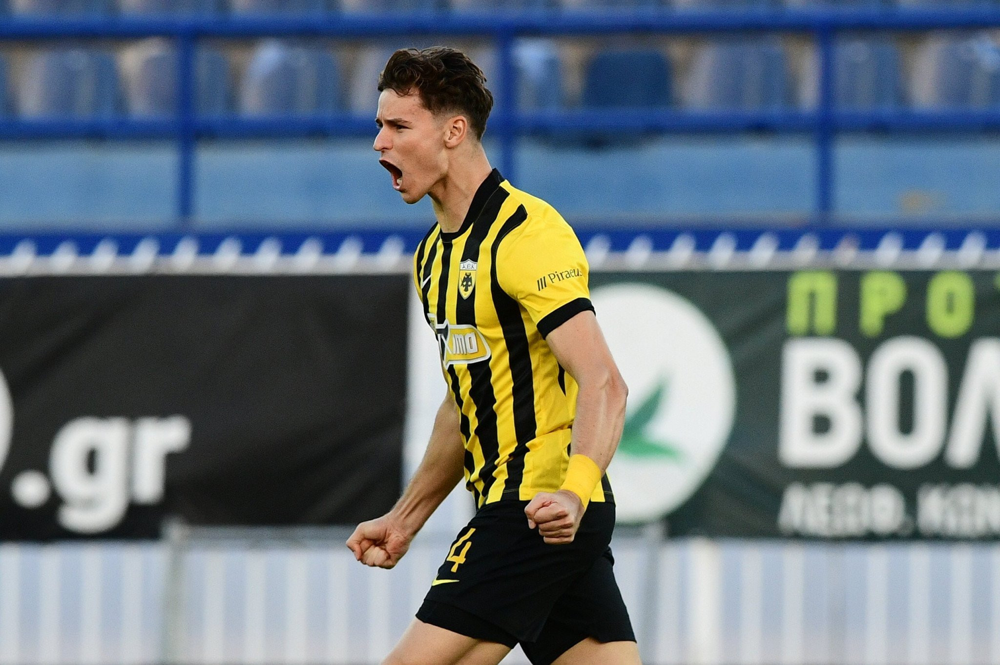 Μήνυμα με αιχμές από τον Καλοσκάμη: «Κόντρα σε όλους»