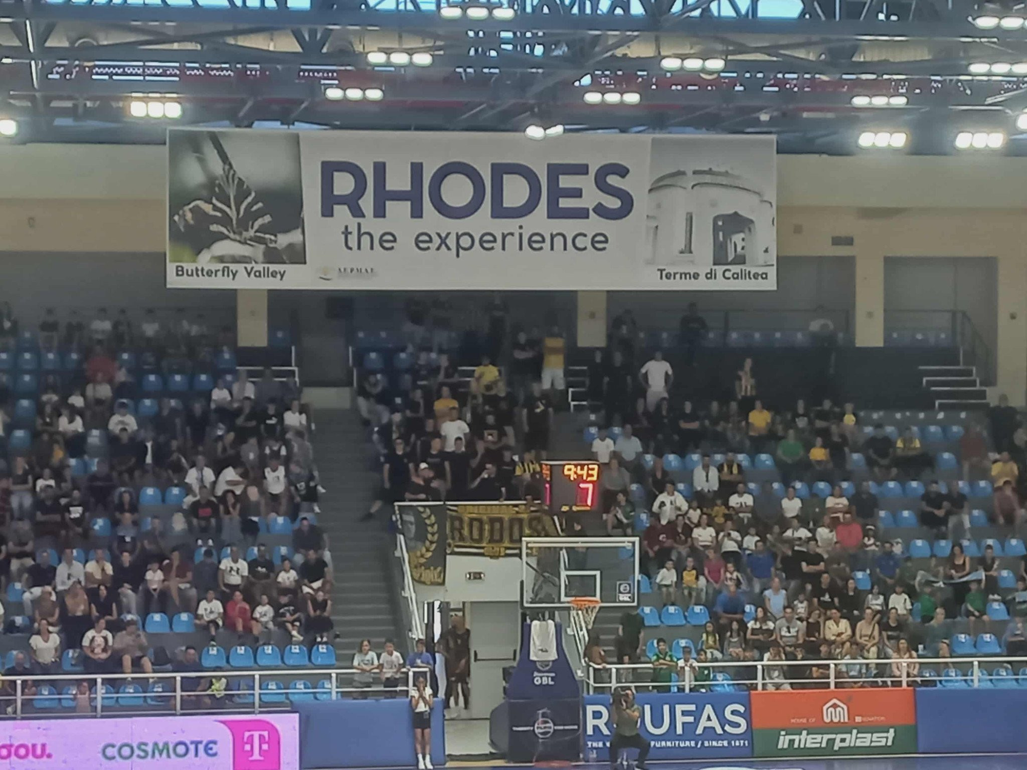 Στο πλευρό της ΑΕΚ ο κόσμος της και στη Ρόδο (video)