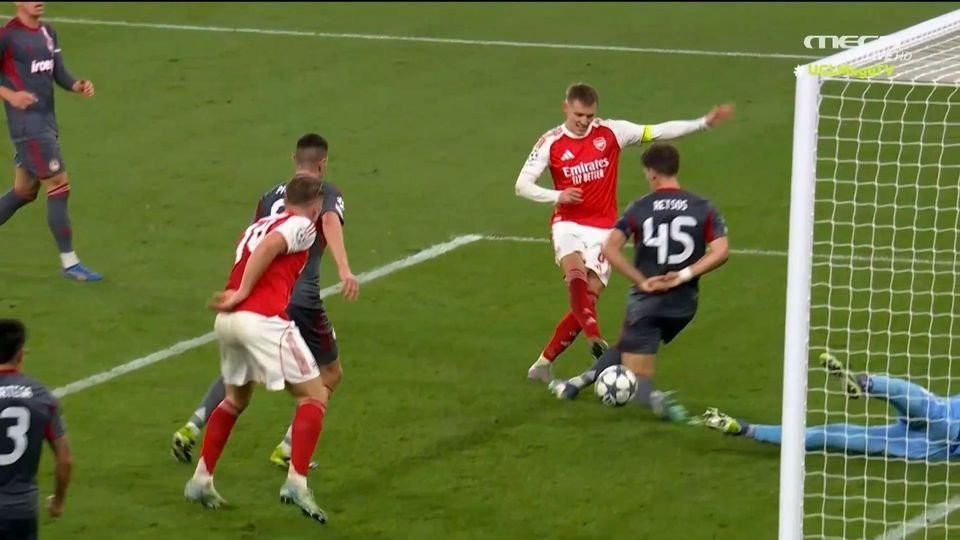 Η απίθανη απόκρουση του Τζολάκη και το τρομερό τάκλιν του Ρέτσου (video)