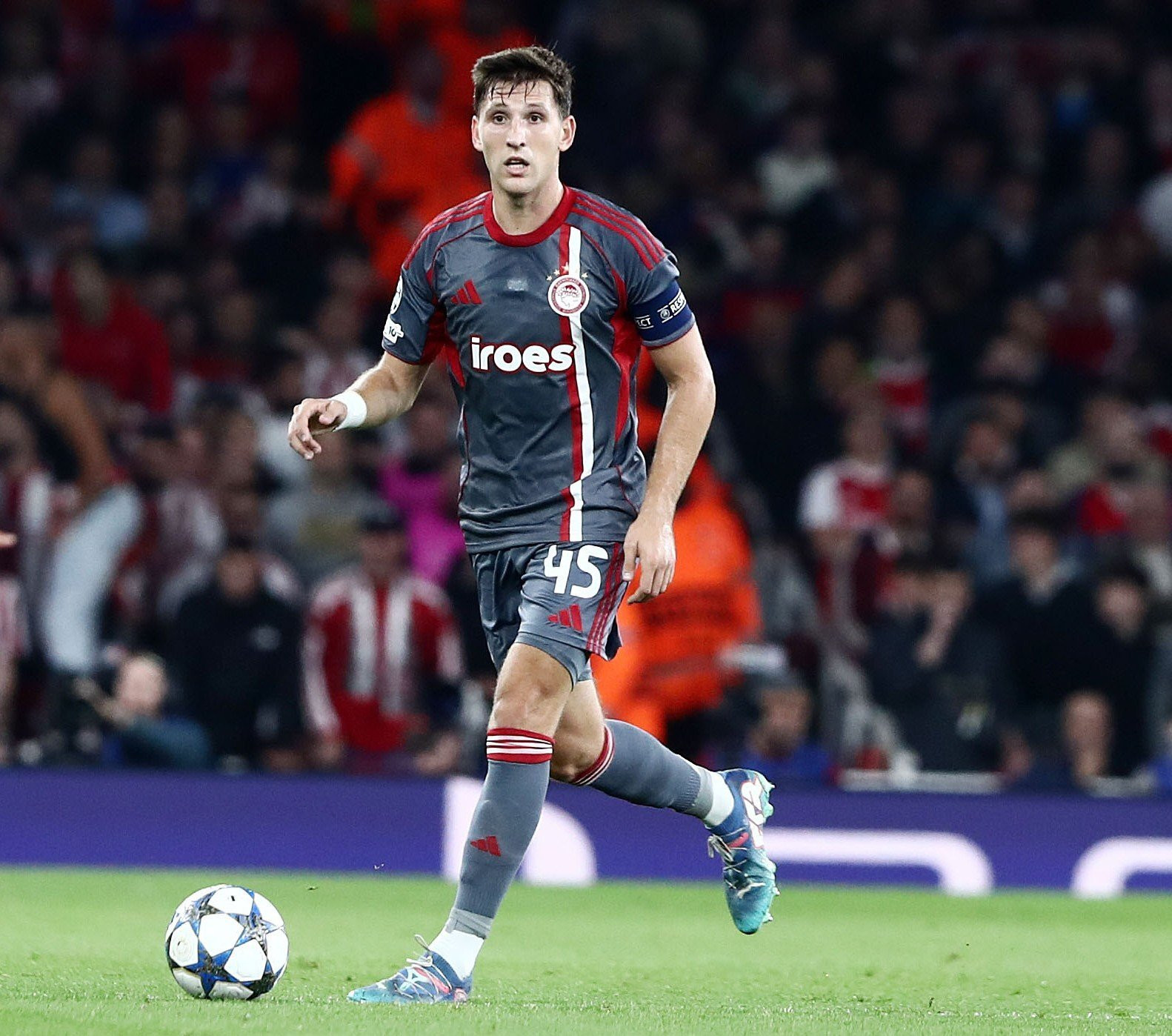 Ρέτσος: «Δεν ήρθαμε για πλάκα εδώ - Σ' ένα γήπεδο 60.000 ακούγονταν οι 3.000 Ολυμπιακοί» (video)