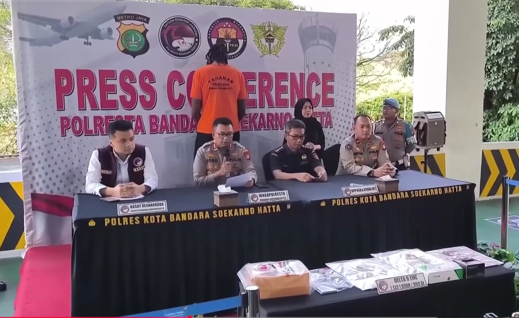 Αμερικανός αθλητής κινδυνεύει με εκτέλεση στην Ινδονησία για ζελεδάκια κάνναβης αξίας 400 δολαρίων